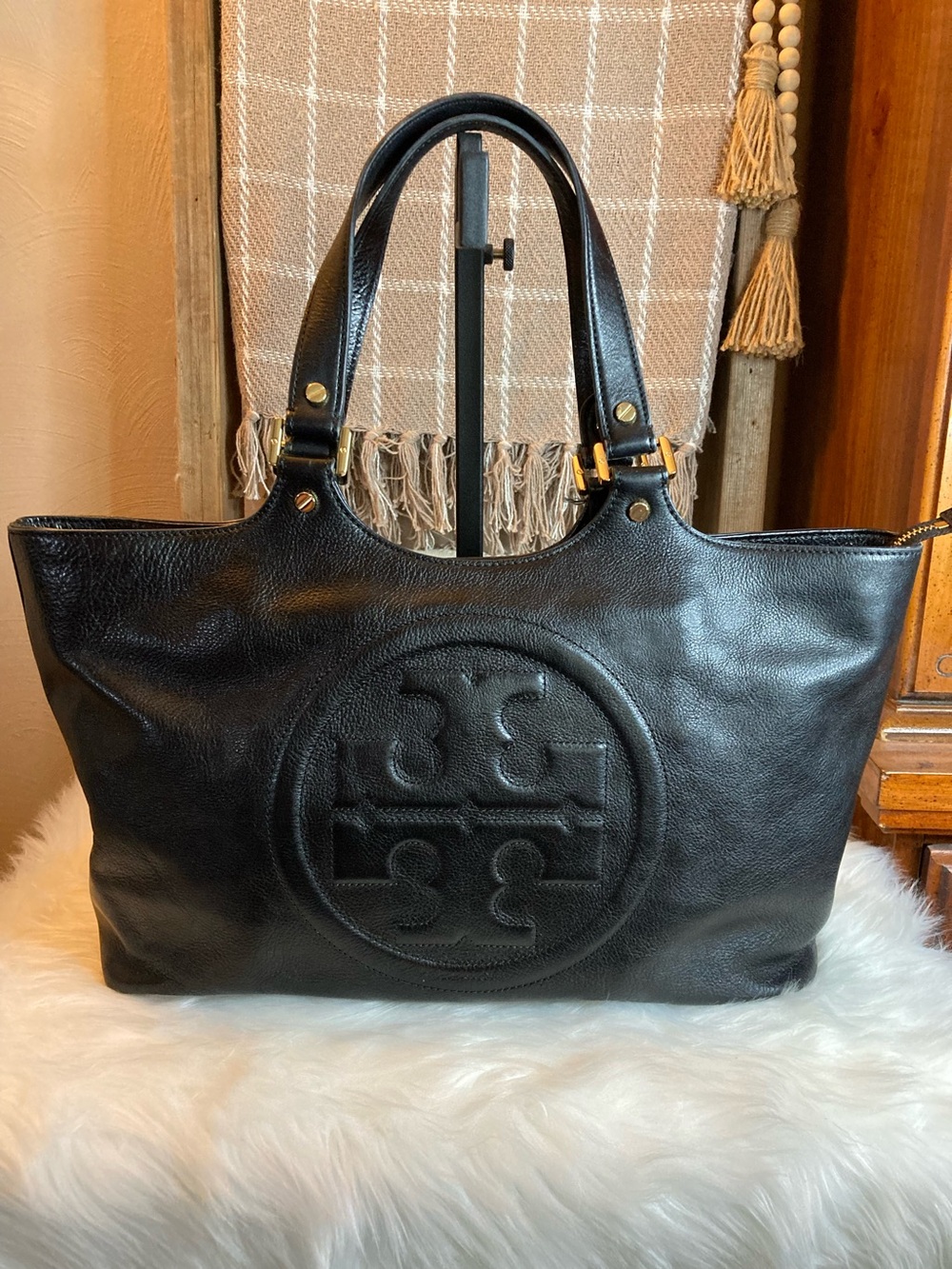 Authentic Tory Burch Black Leather Bombe Tote GUC